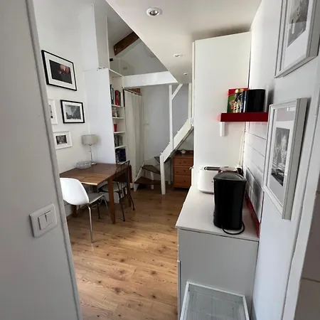 Appartement Joli Petit Duplex Lumineux Et Au Calme Parijs